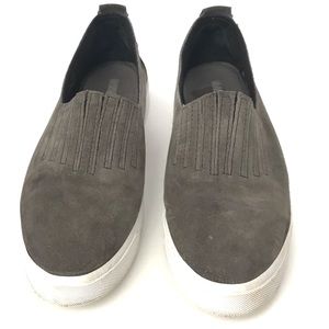 minnetonka gabi slip on